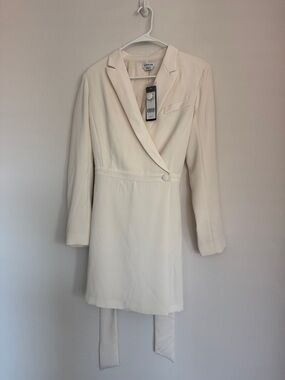 bebe Cream Wrap Blazer Dress with Waist Sash. Size 8
